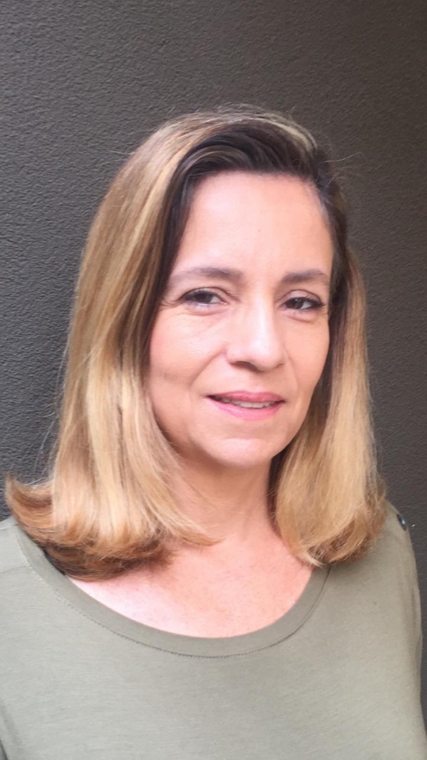 Débora Vasconcelos Correia - Diretora Educacional Assistente